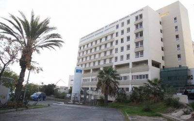 Larnaca | Three men attacked police officers at the General Hospital