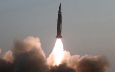 Η Β. Κορέα ανακοίνωσε ότι δοκίμασε «κατευθυνόμενο» πύραυλο με κινητήρα στερεού καυσίμου