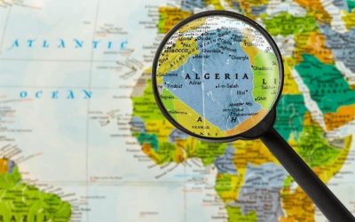 Αλγερία | Απορρίπτει οποιαδήποτε ανάμειξη στις εσωτερικές της υποθέσεις και κλείνει τον εναέριο χώρο της για τα γαλλικά στρατιωτικά αεροσκάφη