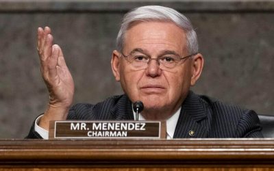 ΗΠΑ | Ο Μενέντεζ αποχωρεί από την προεδρία της Επιτροπής Εξωτερικών Υποθέσεων