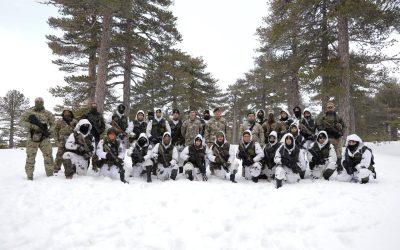 ΛΟΚ | Οι καταδρομείς της Εθνικής Φρουράς εκπαιδεύονται στα χιόνια