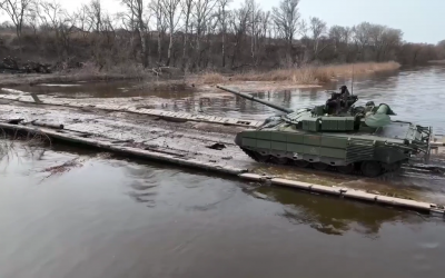 Πλωτή γέφυρα | Διδάγματα από τη χρήση της από το Ρωσικό Μηχανικό στην Ουκρανία – VIDEO και Φωτογραφίες