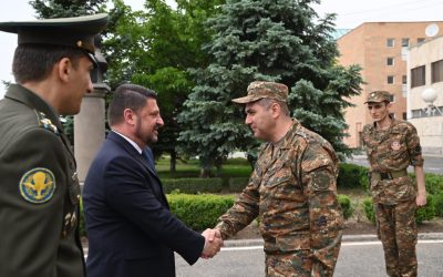 Επίσκεψη Χαρδαλιά την Αρμενία – Συνεργασία των αμυντικών βιομηχανιών των δύο χωρών