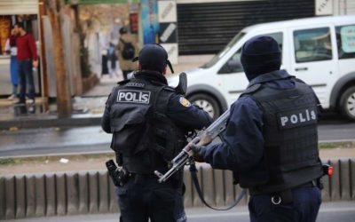 Τουρκία | Επίθεση από δύο γυναίκες με πυροβολισμούς και εκρηκτικά κατά αστυνομικών