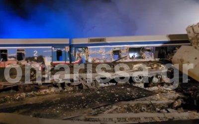 Σύγκρουση τρένων στα Τέμπη | Αναφορές για νεκρούς και τραυματίες – Σε ετοιμότητα ο Στρατός VIDEO
