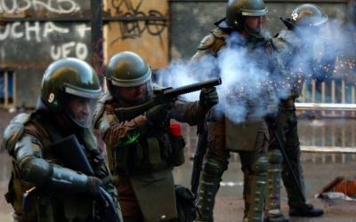Χιλή | Νομοσχέδιο για χρήση όπλου από αστυνομικούς ως νόμιμη άμυνα – Οι επικριτές το αποκαλούν νόμο της εύκολης σκανδάλης – Αυξημένη εγκληματικότητα