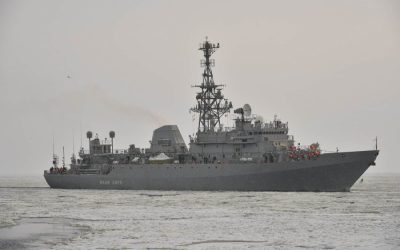 Ρωσία Επίθεση σε πολεμικό πλοίο από ουκρανικά μη επανδρωμένα σκάφη επιφανείας αναφέρει το ΥΠΑΜ