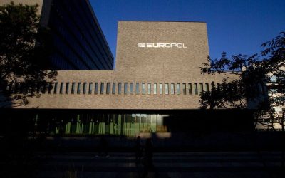 Europol | Εξάρθρωση βαλκανικού καρτέλ με 37 συλλήψεις για όπλα και ναρκωτικά