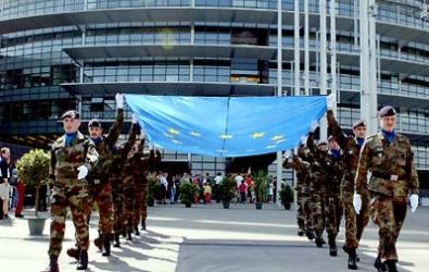 ΕΕ | Με ενισχυμένη πλειοψηφία να λαμβάνονται οι αποφάσεις για άμυνα και εξωτερική πολιτική ζητούν 9 χώρες