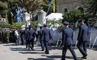 Κρήτη | Τελευταίο αντίο στην κηδεία του Χρήστου Μουλά