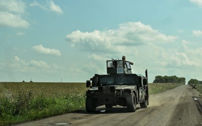 Ουκρανία | Humvee των Ουκρανών πέφτει σε αντιαρματική νάρκη – VIDEO