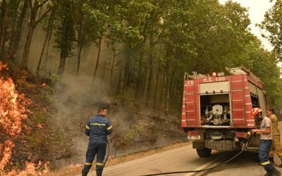 Πυρκαγιές | Αναζωπυρώσεις στον Έβρο και στην Πάρνηθα – Διεθνής βοήθεια