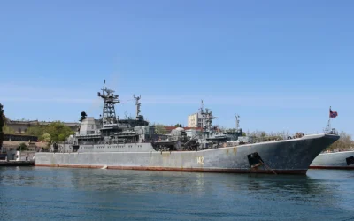 Ουκρανία | Πλήγμα σε ρωσικό αποβατικό πλοίο στην Κριμαία