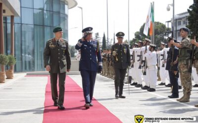 Επίσκεψη Αρχηγού Ενόπλων Δυνάμεων της Ιρλανδίας στην Κύπρο – Συζήτηση για διεύρυνση της αμυντικής συνεργασίας